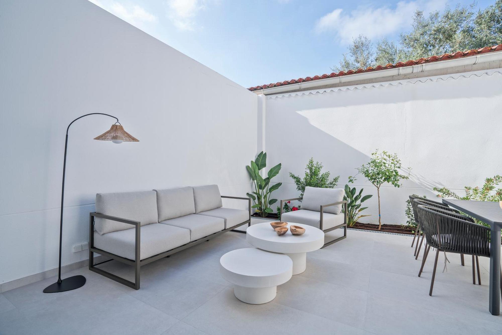 Sitges Spaces Garden Condo-2 Bedrooms, 2 Bathrooms, Garden Terrace, Near Center, Sleeps Up To 6- Monthly Rentals Only Exterior photo