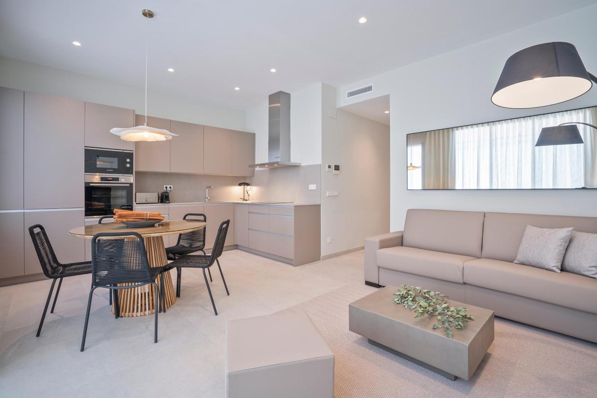 Sitges Spaces Garden Condo-2 Bedrooms, 2 Bathrooms, Garden Terrace, Near Center, Sleeps Up To 6- Monthly Rentals Only Exterior photo