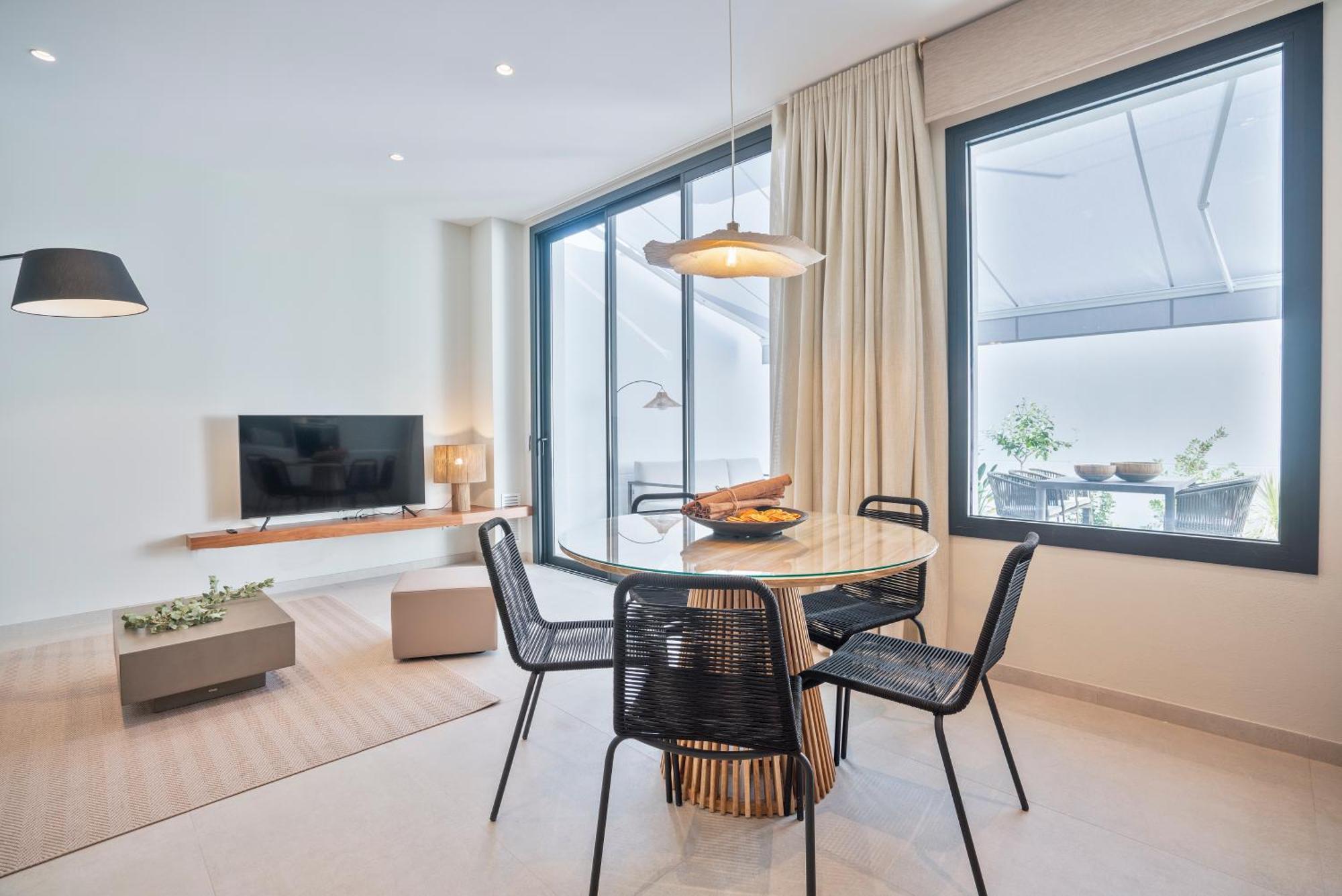 Sitges Spaces Garden Condo-2 Bedrooms, 2 Bathrooms, Garden Terrace, Near Center, Sleeps Up To 6- Monthly Rentals Only Exterior photo